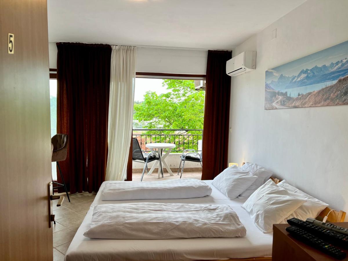 Rooms & Apartment Hegic Zára Kültér fotó