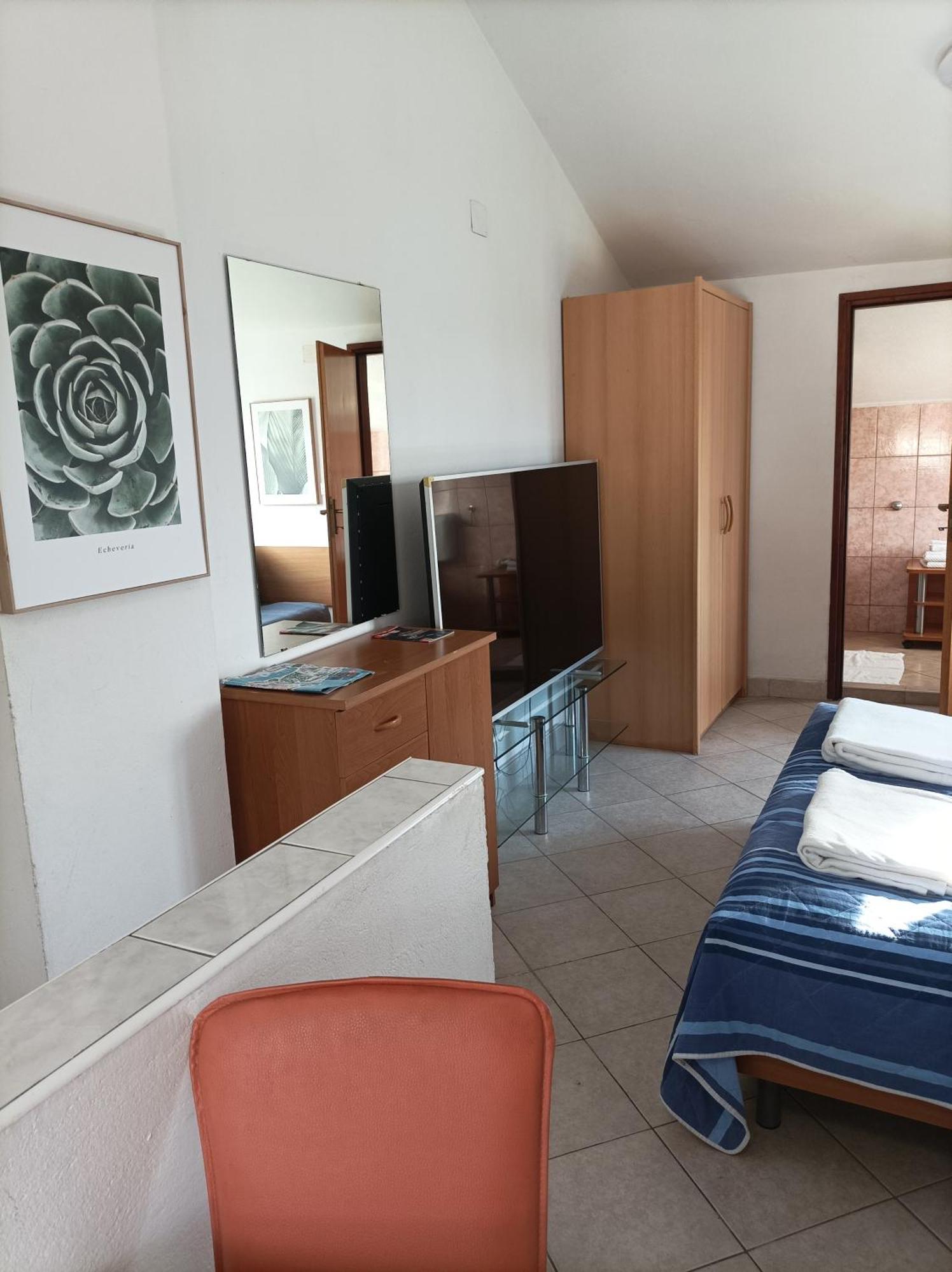 Rooms & Apartment Hegic Zára Kültér fotó