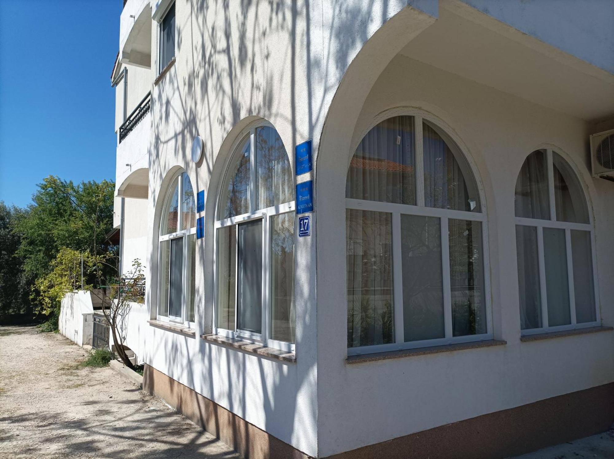 Rooms & Apartment Hegic Zára Kültér fotó
