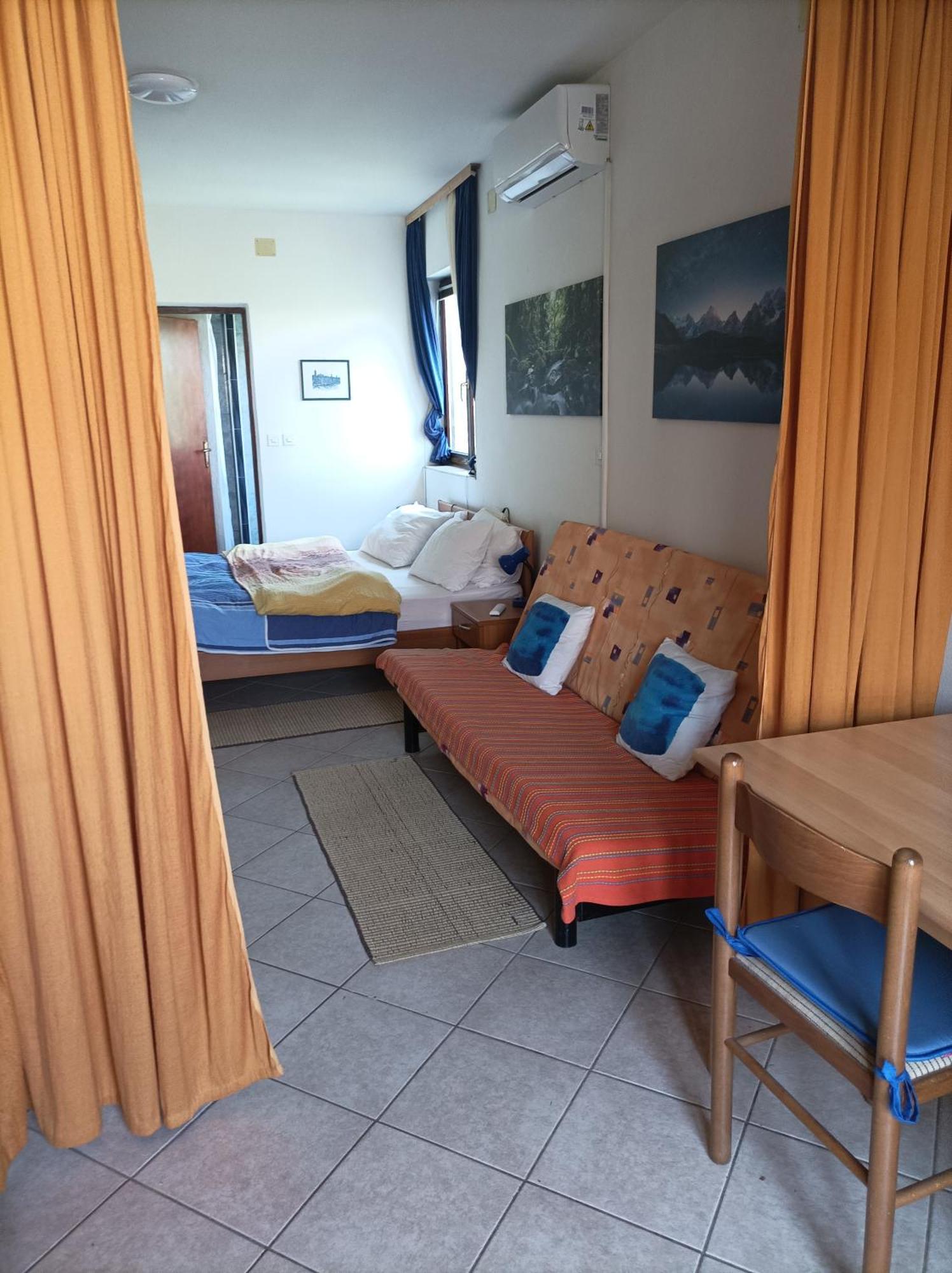 Rooms & Apartment Hegic Zára Kültér fotó
